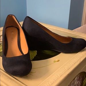 CL by Laundry suede wedges